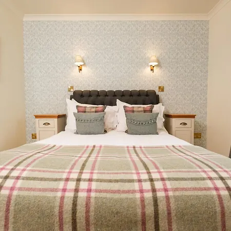 Ravenstone Manor-2