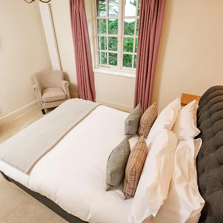 Ravenstone Manor-3