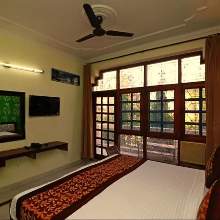 Hotel Hari Villa --Sec 11 Noida-2