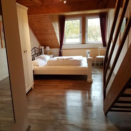 Bikerhotel Zur Schanze-2