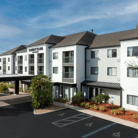 Courtyard By Marriott Lakeland-3