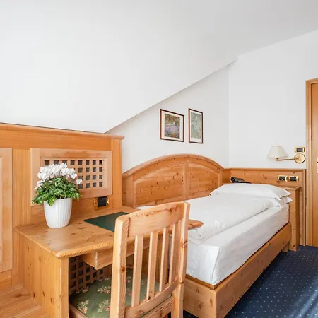 Hotel Lucia-3