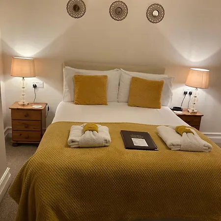 Cliveden Guest House-2