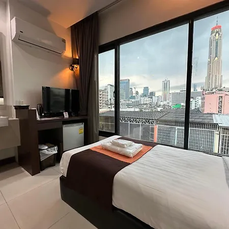 Collection O The Bangkok Airport Link Suite-2