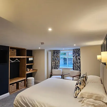 Georges Place-3