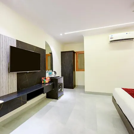Hotel Surya Plaza Near New Delhi Railway Station And Connaught Place-3