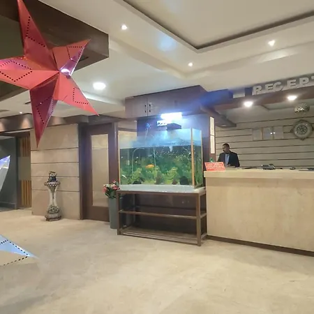 Hotel Holiday International-3
