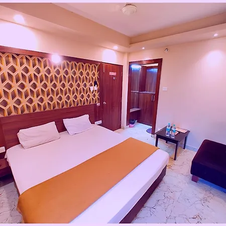 Puri Hotel P A R K - V I E W Near Sea Beach - Spacious And Decorated Room - Best Hotel In Puri-3
