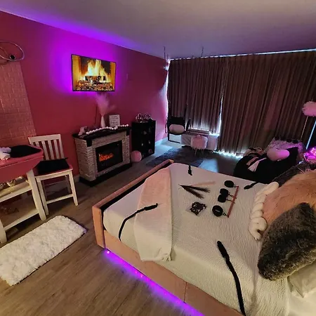 50 Shades Of Grey - Romance Suite! Couples Retreat 717-2