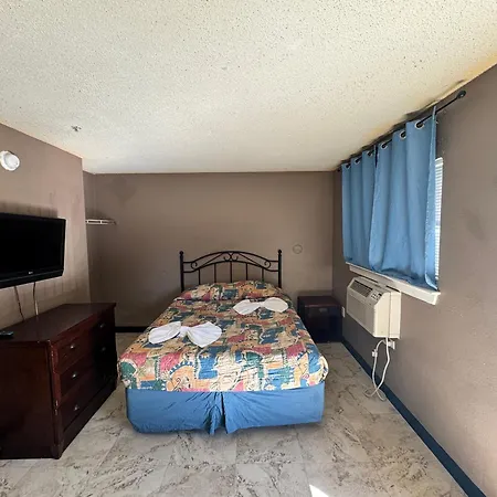 Live In Lodge Lithia Springs-3