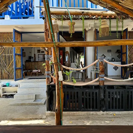 Hostel Beach House-3