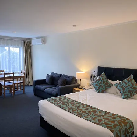 Royal Park Lodge-2