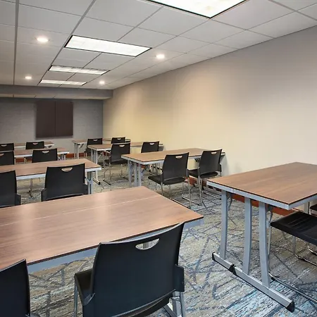 Holiday Inn Express Hotel & Suites Grand Rapids-North By Ihg-3