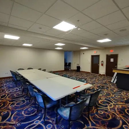 Days Inn & Suites By Wyndham Fort Saskatchewan-3