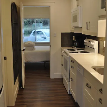 Qualicum Beach Ocean Suites-2