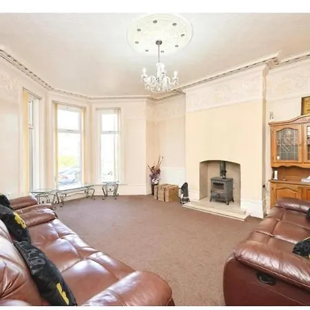 Blackburn Guest House Preston New Road-2