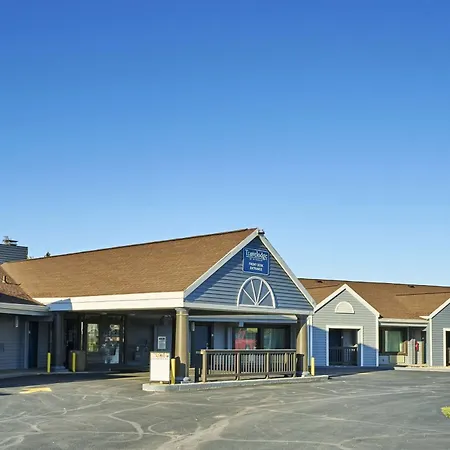 Travelodge By Wyndham Appleton-2