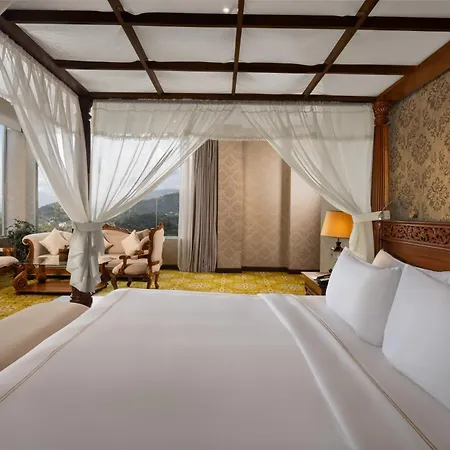 The Golden Crown Hotel-3
