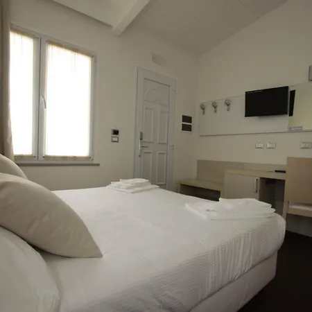Hotel Paradise Airport-2