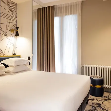 Hotel Mondial-2