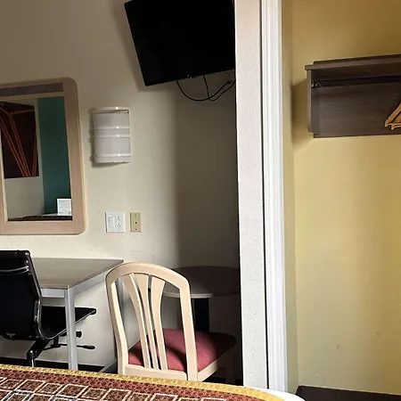 Howard Johnson By Wyndham Clarksville Tennessee-2