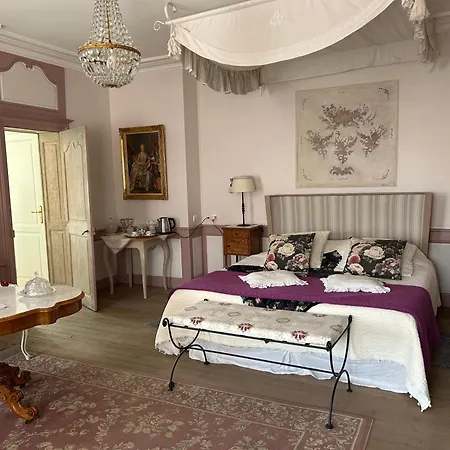Le Château de Failloux, Chambres d hôtes,Piscine intérieure-3