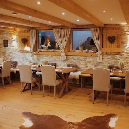 Hotel Garni - Chiemsee-Pension-Seebruck-3