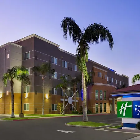 Holiday Inn Express & Suites Bakersfield Central By Ihg-2