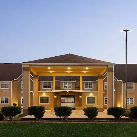 Days Inn By Wyndham Jackson Downtown-2