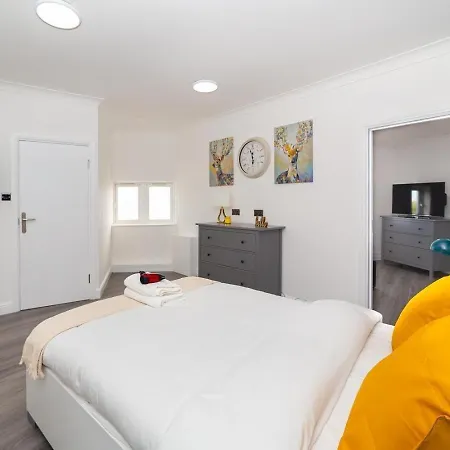 Diana Hotel Near Wembley Self Serviced Apartments-3