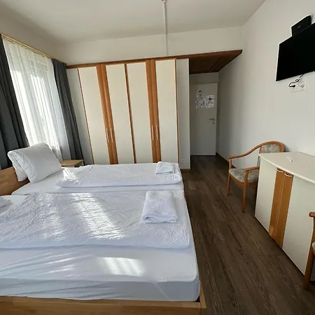 Hotel Christina-2
