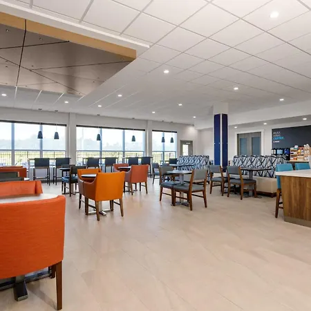 Holiday Inn Express & Suites Macclenny By Ihg-2