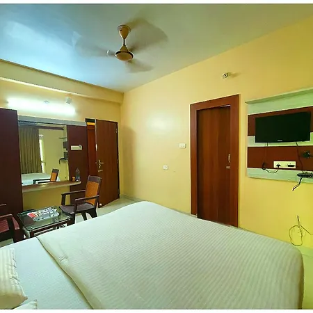 Premium Haridwar Hotel H-E-A-V-E-N - P-A-L-A-C-E Near Temple And Railway Station - Parking- Free Wi-Fi- With Lift - Hygiene & Spacious Room - Best Hotel In Haridwar-2