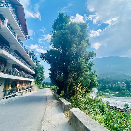 Snow Clad Riverview Hotel & Resort, Manali-2