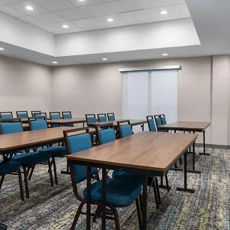 Hampton Inn & Suites Orangeville, On-3