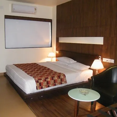 Hotel Skylark-2