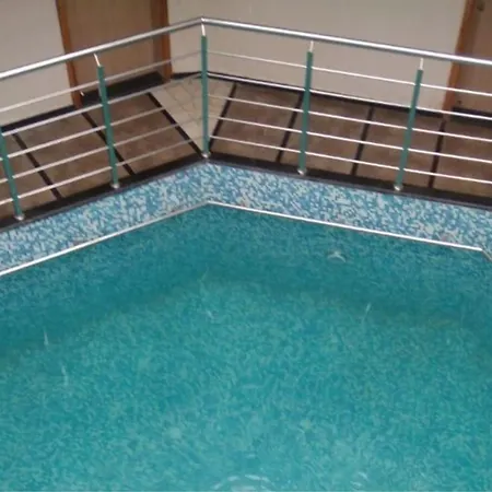 Holiday Aapke Liye Water Fall Hotel-3