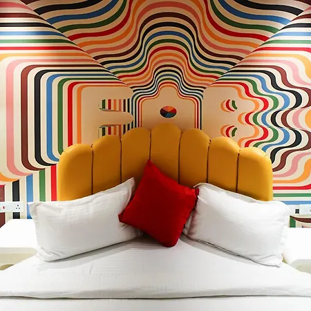 Orsom Stays Sassy Jacuzzi Rooms - Sector 42 Gurgaon-2