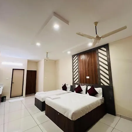 Gypsy Hotel Cusat-2