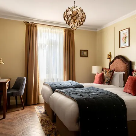 Coach & Horses Hotel-3