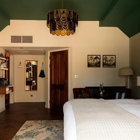 Coach & Horses Hotel-3