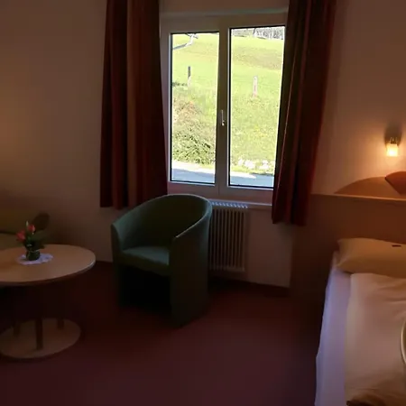 Hotel Pension Sonnenuhr-3