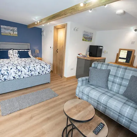 Dalecote Barn Bed & Breakfast-2
