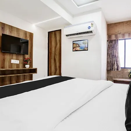 Super Collection O Maninagar Near Railway Station Formerly A1 Residency-3