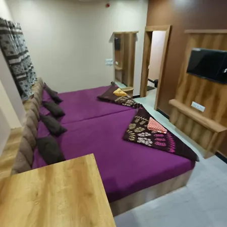 Mansarovar Home Stay And Guest House-3