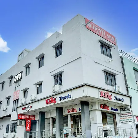 Hotel Silk, Premier Budget Friendly Luxury Hotel In Surat, Perfect For Families, Couples And Business Travelers-3