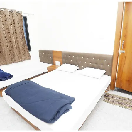 Premium Hotel Ujjain - G A R I M A - Near Mahakal Temple And Rivar - Railway Station - Hygiene & Spacious Room - With Wifi- And Parking Facilities - Best Hotel In Ujjain-2
