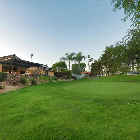 Cottage On The Greens - Stunning Golf Course Views-3