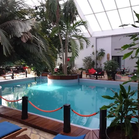 Tropical Hotel-3