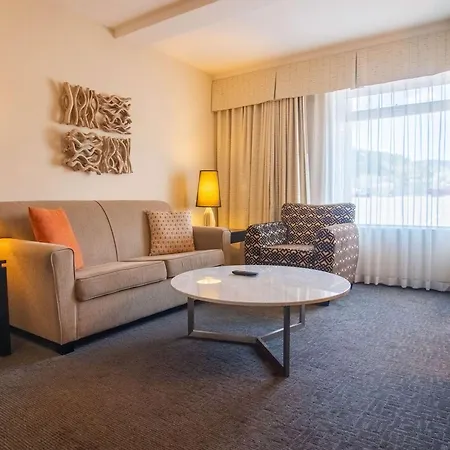 Coast Kamloops Hotel & Conference Centre-3